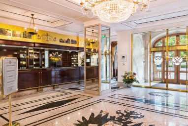 BEST WESTERN PREMIER Grand Hotel Russischer Hof: Hall