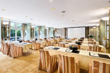 BEST WESTERN PREMIER Grand Hotel Russischer Hof: Sala de conferencia