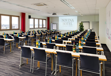 NOVINA HOTEL Südwestpark: Sala de conferencia