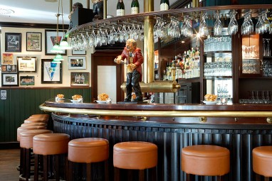 Steigenberger Hotel Dortmund: Bar/Salón