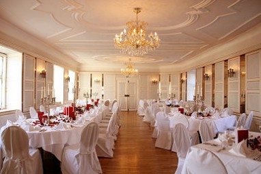 Schlosshotel Neufahrn: Salón de baile
