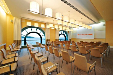 Monte-Carlo Bay Hotel & Resort: Sala de conferencia