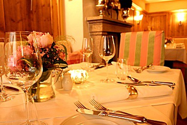Romantik Hotel Goldener Stern: Restaurante