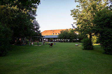 Schloss Hohenkammer: Exterior View