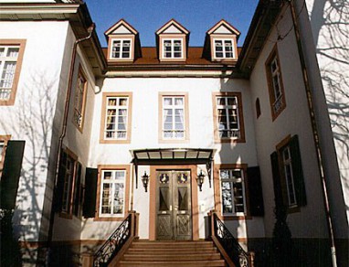 Hotel Herrenhaus von Löw: Vista exterior