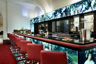 Living Hotel De Medici: Bar/Salón